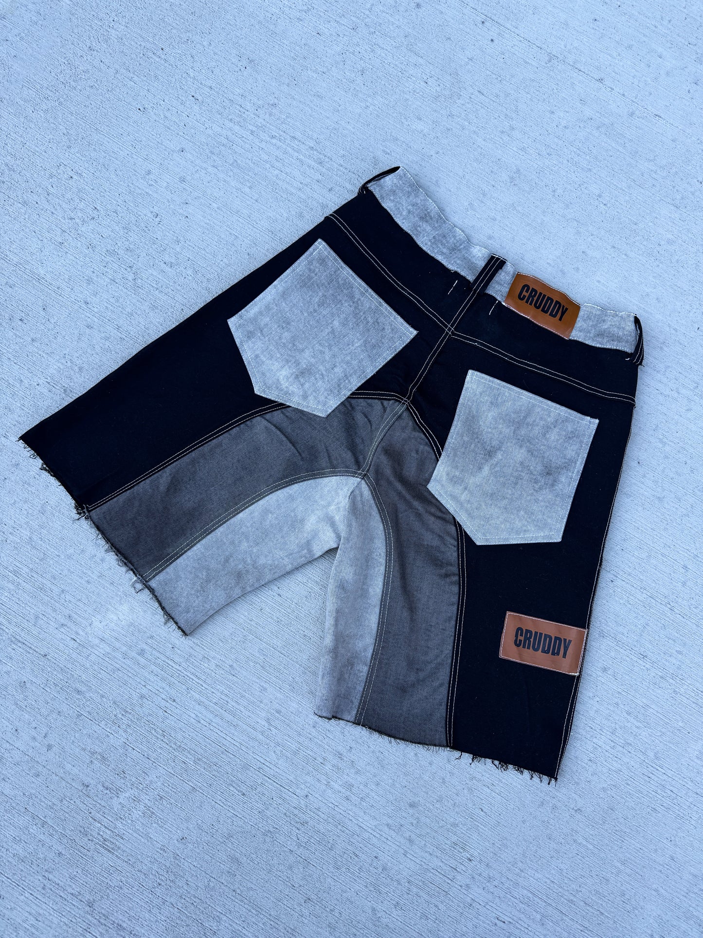 Tri-Tone Denim shorts (Black)